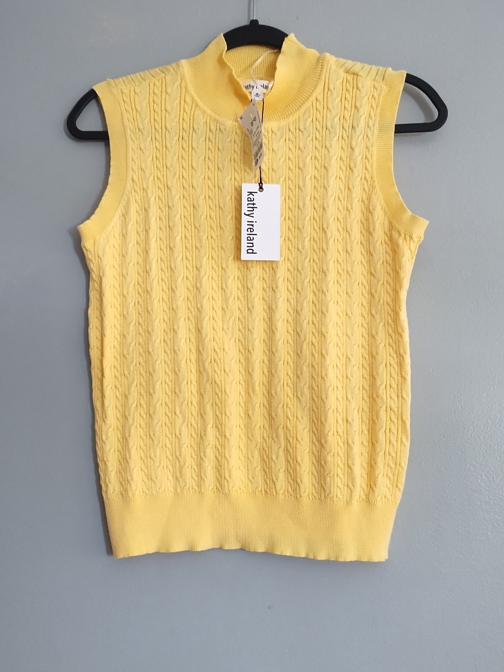 kathy ireland Pale Yellow Cable-Knit Sleeveless Mock-Neck Tank